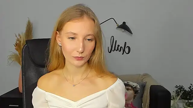 LolaWilsons online show from 01.14.25