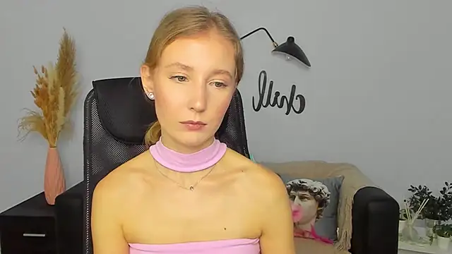 LolaWilsons online show from 01.15.25