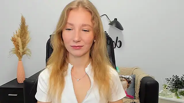 LolaWilsons online show from 01.28.25