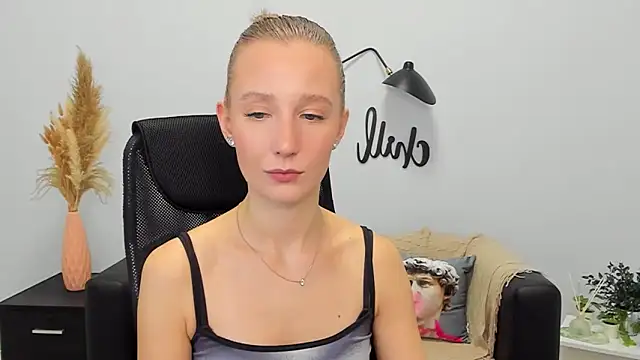 LolaWilsons online show from 01.31.25