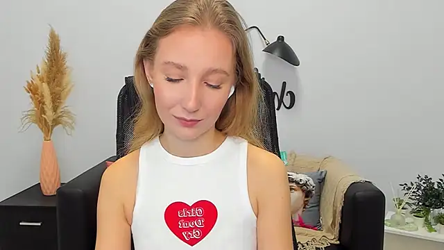 LolaWilsons online show from 02.03.25