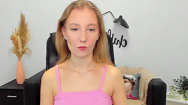 LolaWilsons online show from 02.06.25