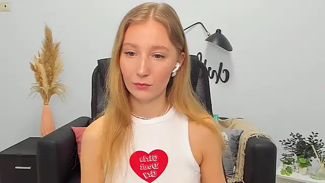 LolaWilsons online show from 02.11.25