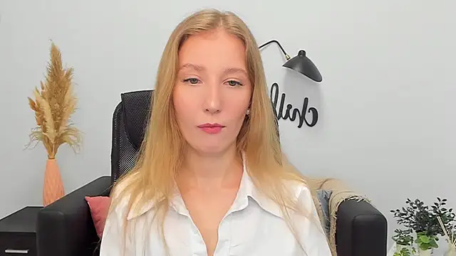 LolaWilsons online show from 02.13.25