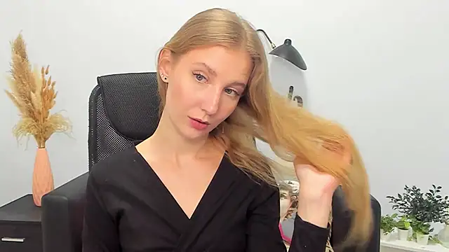 LolaWilsons online show from 02.27.25