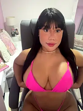 Snapshot of AshleyFerrer chatting on 10.27.25 AshleyFerrer online show from 10.27.25