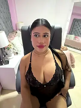 Snapshot of AshleyFerrer chatting on 11.22.25 AshleyFerrer online show from 11.22.25