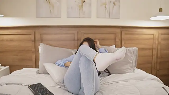 Amber Rush  online show from 03.12.26