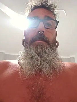 Snapshot of wCletuMEvanr chatting on 06.19.26 wCletuMEvanr online show from 06.19.26