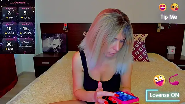 Hanna Becrett17 online show from 03.04.25