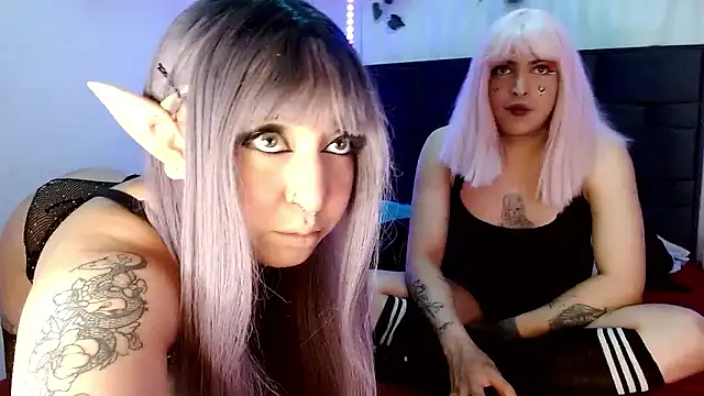 Snapshot of the_lesbian_game chatting on 01.15.26 the lesbian game online show from 01.15.26