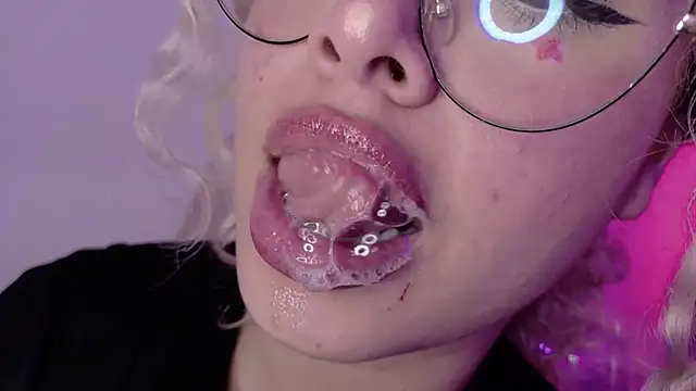 Haelycute online show from 06.25.26