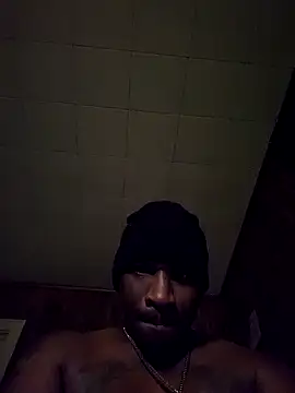 Snapshot of 007Giovani chatting on 09.15.25 007Giovani online show from 09.15.25