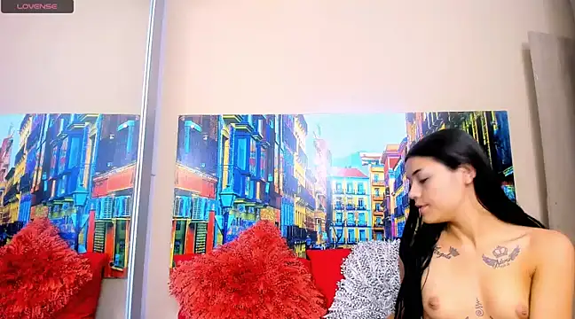 Snapshot of CristalLoren chatting on 02.21.25 CristalLoren online show from 02.21.25