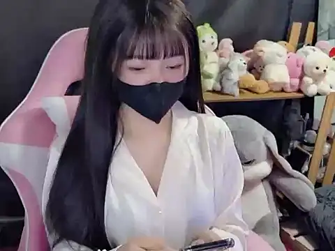 Pam Lee online show from 12.04.24