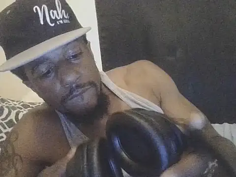 Snapshot of DreamvilleINC chatting on 09.27.25 DreamvilleINC online show from 09.27.25