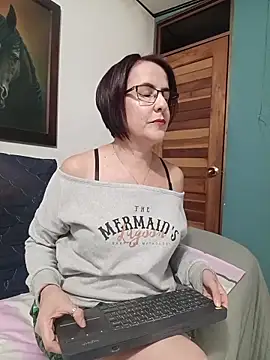 IsisBlake online show from 04.28.26