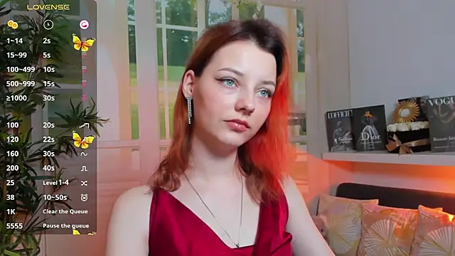 Snapshot of pretty_little_thing chatting on 03.03.25 pretty little thing online show from 03.03.25