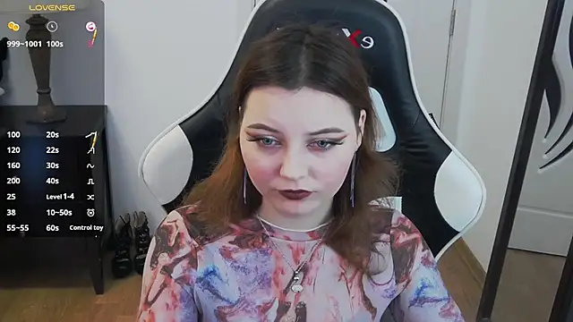 pretty little thing online show from 02.28.26