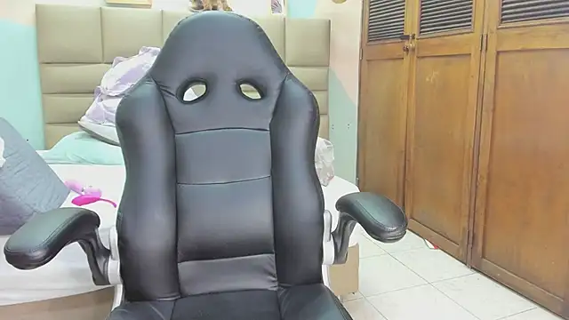 lilybaudyn  online show from 02.26.25