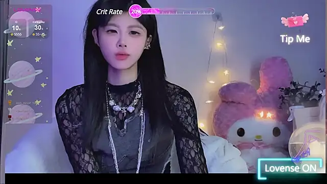 Snapshot of O0_0Q chatting on 12.15.24 O0 0Q online show from 12.15.24