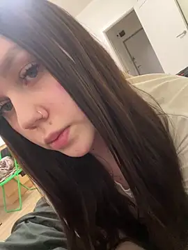 Marylallka5 online show from 12.14.25