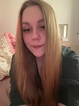 Snapshot of Marylallka5 chatting on 05.31.26 Marylallka5 online show from 05.31.26