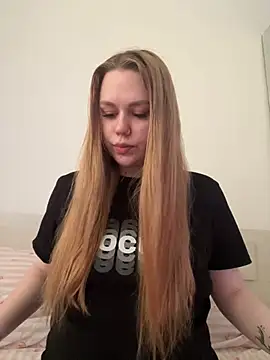 Snapshot of Marylallka5 chatting on 06.20.26 Marylallka5 online show from 06.20.26