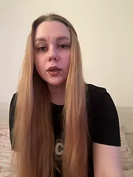 Snapshot of Marylallka5 chatting on 06.25.26 Marylallka5 online show from 06.25.26