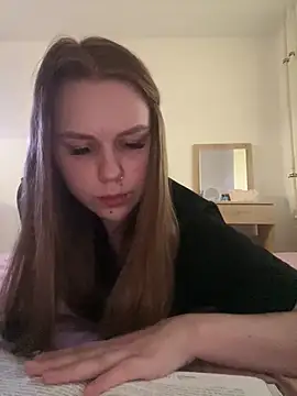 Snapshot of Marylallka5 chatting on 07.16.26 Marylallka5 online show from 07.16.26