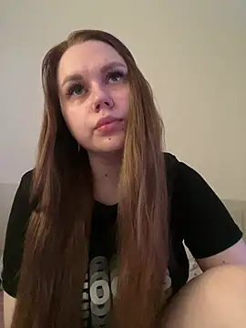 Snapshot of Marylallka5 chatting on 07.21.26 Marylallka5 online show from 07.21.26