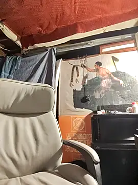 Snapshot of Gillygilly76 chatting on 10.30.25 Gillygilly76 online show from 10.30.25