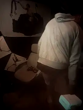 Snapshot of Gillygilly76 chatting on 02.01.26 Gillygilly76 online show from 02.01.26