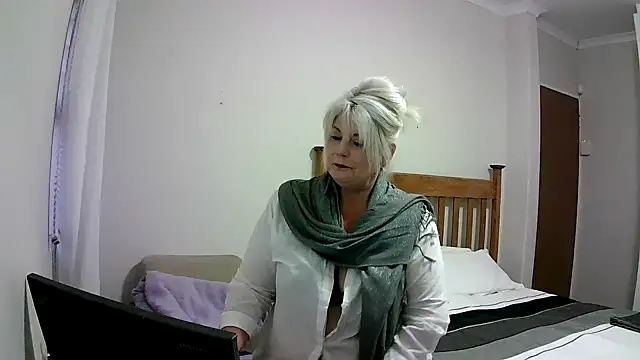 Miahotmilf online show from 12.14.24
