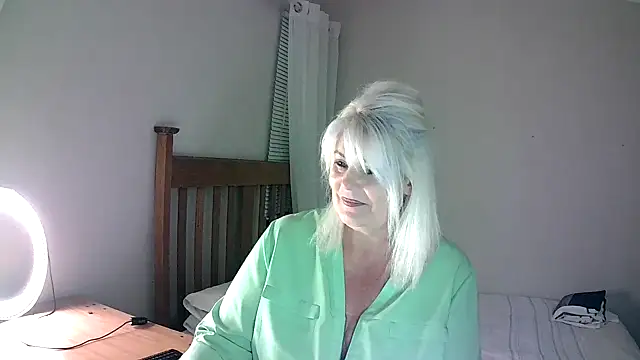 Miahotmilf online show from 02.04.25