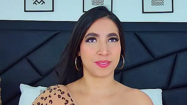 Snapshot of SophieCarther chatting on 02.10.25 SophieCarther online show from 02.10.25