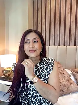 Snapshot of MonicaMoret chatting on 02.17.25 MonicaMoret online show from 02.17.25