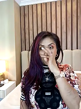 Snapshot of MonicaMoret chatting on 03.18.25 MonicaMoret online show from 03.18.25