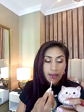 Snapshot of MonicaMoret chatting on 03.19.25 MonicaMoret online show from 03.19.25