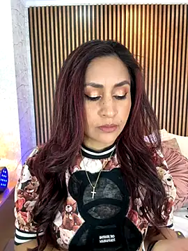 Snapshot of MonicaMoret chatting on 09.11.25 MonicaMoret online show from 09.11.25