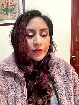 Snapshot of MonicaMoret chatting on 01.14.26 MonicaMoret online show from 01.14.26