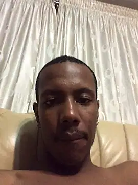 Snapshot of bobzerr chatting on 02.11.26 bobzerr online show from 02.11.26