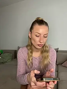 Snapshot of belle98 chatting on 11.16.25 belle98 online show from 11.16.25