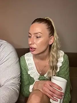 Snapshot of belle98 chatting on 12.13.25 belle98 online show from 12.13.25