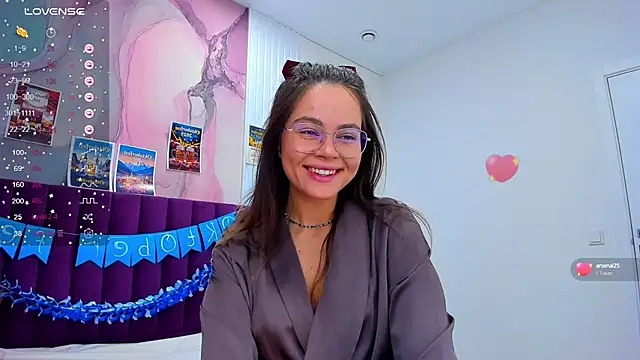 Kelly Cuutie online show from 10.04.25