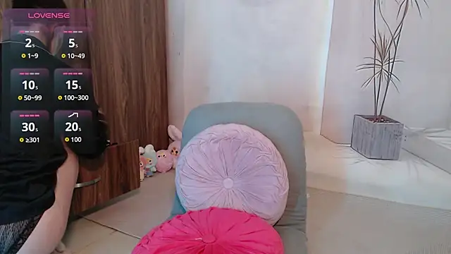 Baby Claraa online show from 11.24.25