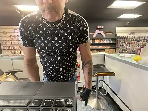 Snapshot of RawRyder8 chatting on 12.13.24 RawRyder8 online show from 12.13.24