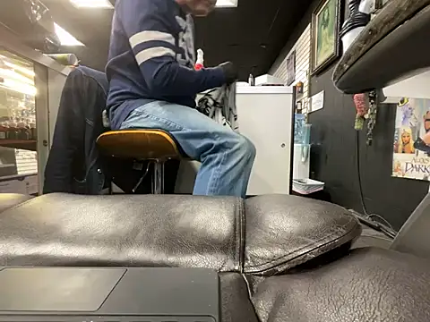 Snapshot of RawRyder8 chatting on 12.24.24 RawRyder8 online show from 12.24.24