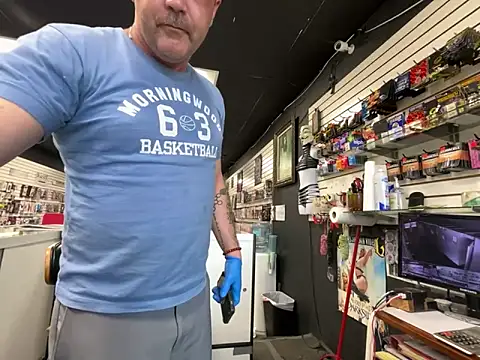 Snapshot of RawRyder8 chatting on 09.11.25 RawRyder8 online show from 09.11.25