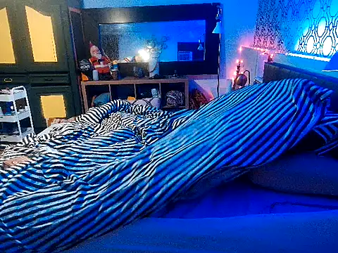 Snapshot of RawRyder8 chatting on 09.19.25 RawRyder8 online show from 09.19.25